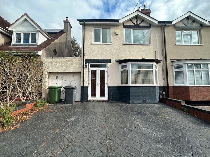 3 Bedroom Semi-detached House For Sale In Cedar Grove, Penn Fields, Wolverhampton, WV3
