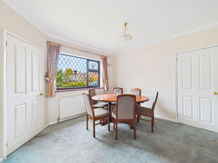 4 Bedroom Bungalow For Sale In Chestnut Avenue, Mapperley, Nottingham, NG3