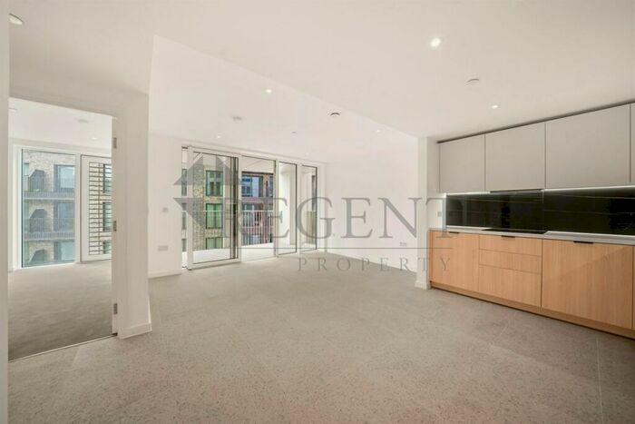 2 Bedroom Apartment To Rent In Bouchon Point, Cendal Crescent, E1