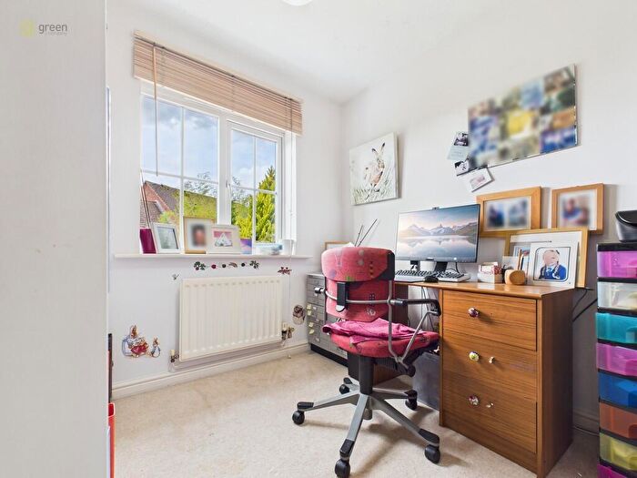 3 Bedroom Terraced House For Sale In Sowers Court, Four Oaks, B75