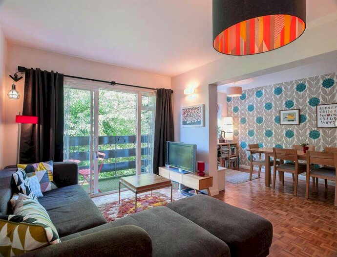 2 Bedroom Flat To Rent In Park View Road, Ealing, W5