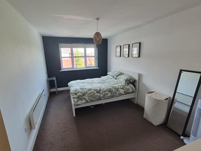 2 Bedroom Apartment For Sale In Flat, Brook Court, Preston, PR2