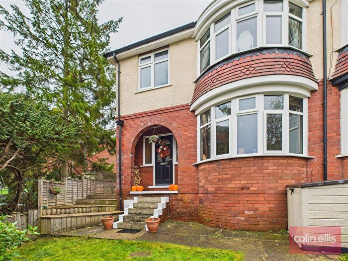 3 Bedroom Semi-detached House For Sale In Valley Road, Scarborough, YO11