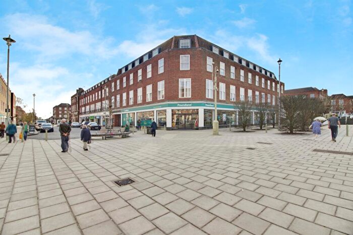 1 Bedroom Apartment For Sale In Stonehills, Welwyn Garden City, AL8