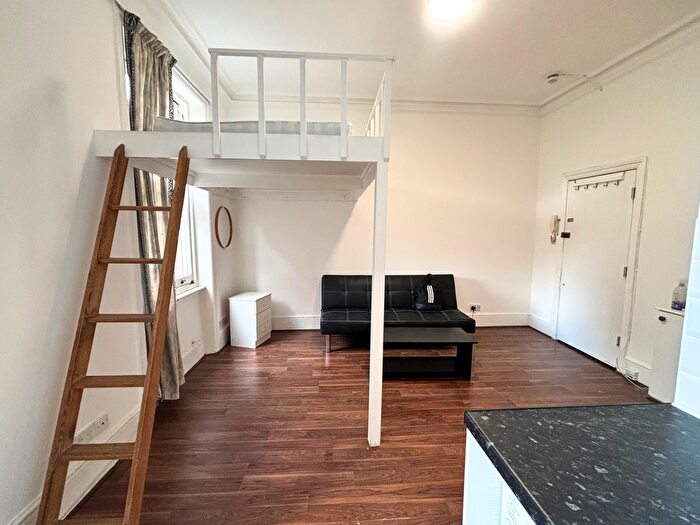 Studio To Rent In Earls Court Road, London, London, London, SW5