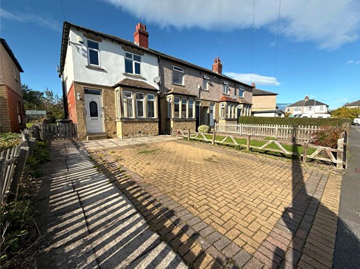 3 Bedroom End Of Terrace House For Sale In Mayfield Grove, Huddersfield, HD5