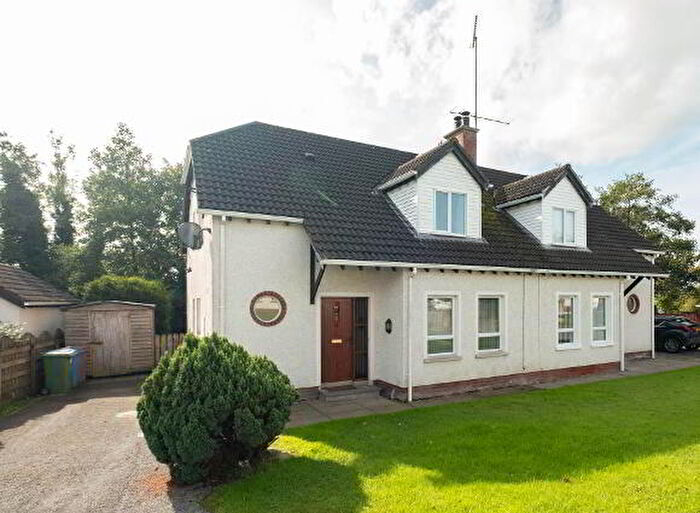 3 Bedroom Semi-Detached House For Sale In Meadow Farm, Enniskillen, BT74