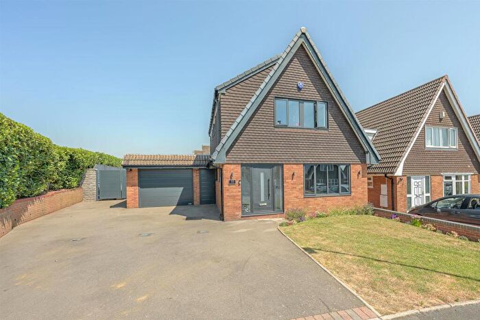 3 Bedroom Detached House For Sale In Copper Beech Drive, Kingswinford, DY6