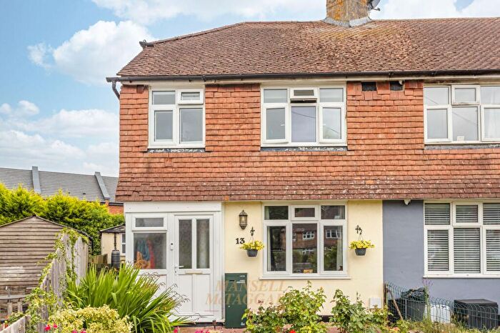 3 Bedroom End Of Terrace House For Sale In Copse Close, East Grinstead, RH19