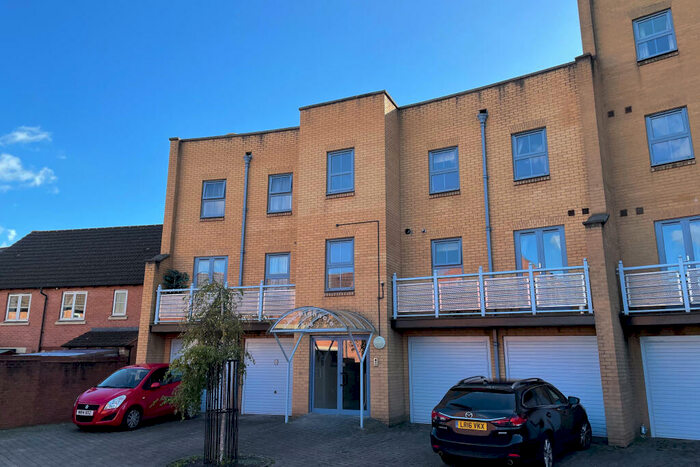 2 Bedroom Flat To Rent In Maunsell Road, BS24