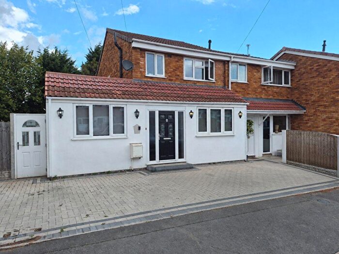 4 Bedroom Semi-Detached House For Sale In Heather Croft, Kingstanding, Birmingham, B44