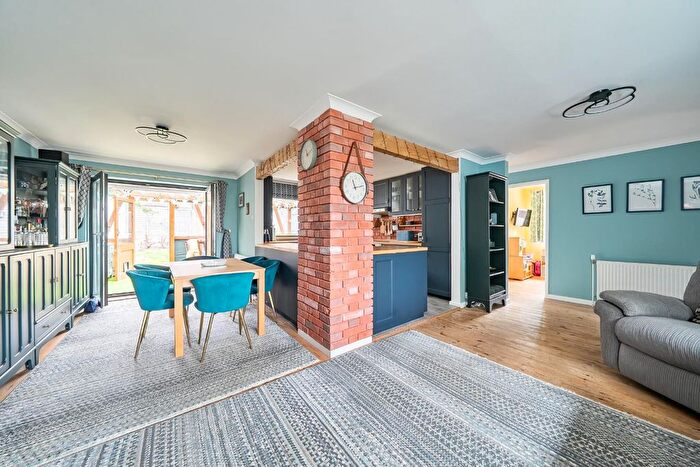 3 Bedroom Detached Bungalow For Sale In Eglantine Walk, Waterlooville, PO8