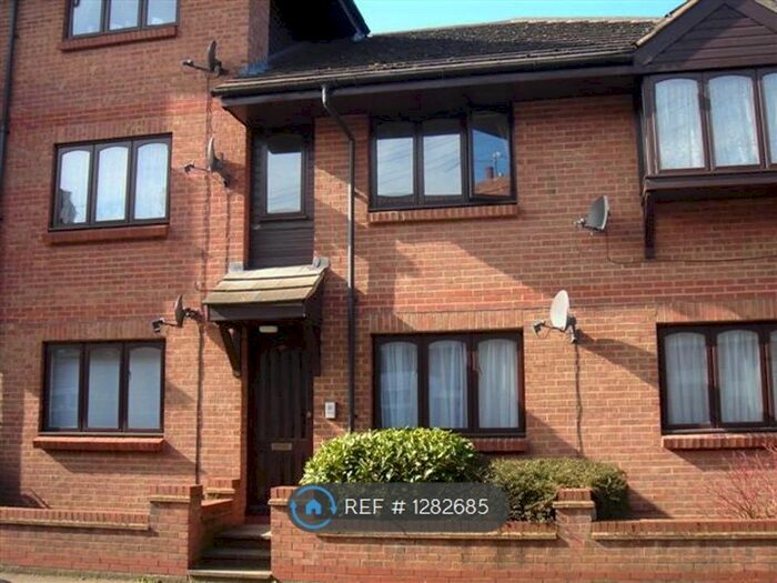 2 Bedroom Flat To Rent In Gladstone Street, Kettering NN16