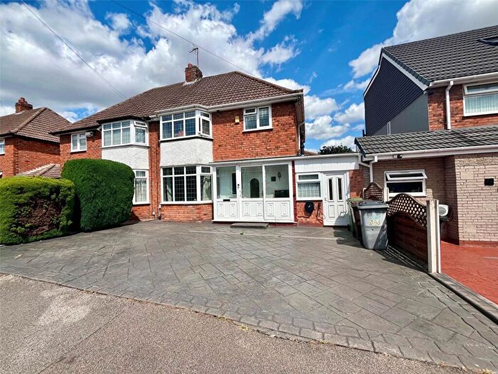 3 Bedroom Semi Detached House For Sale In Southfield Avenue, Castle Bromwich, Birmingham, West Midlands, B36