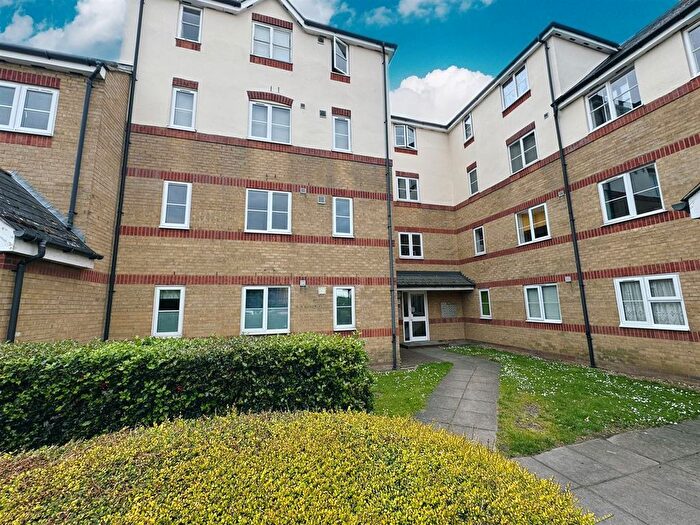1 Bedroom Flat For Sale In Lewes Close, Grays, RM17