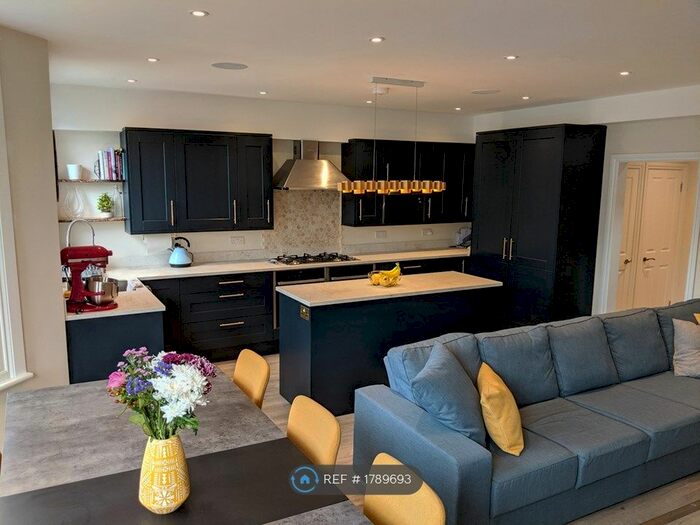 3 Bedroom Maisonette To Rent In Fordwych Road, London, NW2