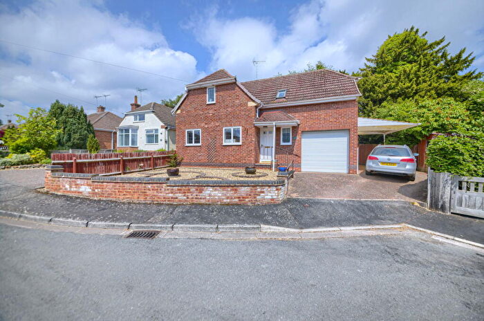2 Bedroom Detached House For Sale In Fir Tree Walk, Market Harborough, LE16