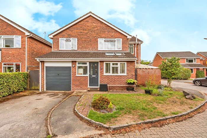 4 Bedroom Detached House For Sale In Poplar Drive, Marchwood, Southampton, SO40