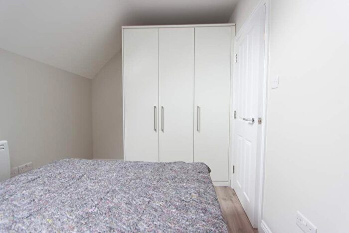 1 Bedroom Flat To Rent In Chase Side, London, N14