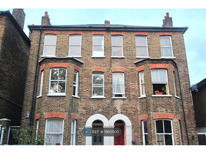 2 Bedroom Flat To Rent In Thurlow Hill, London, SE21