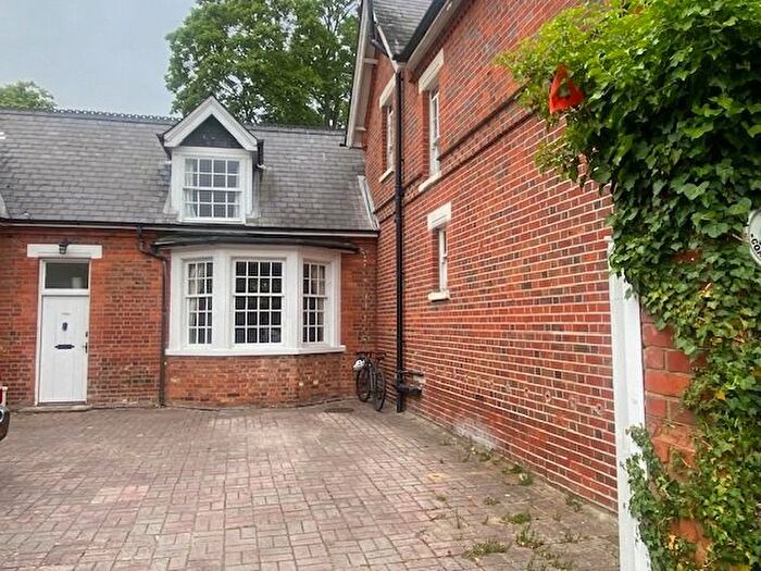 1 Bedroom Cottage To Rent In St. Peters Avenue, Caversham, Reading, Berkshire, RG4