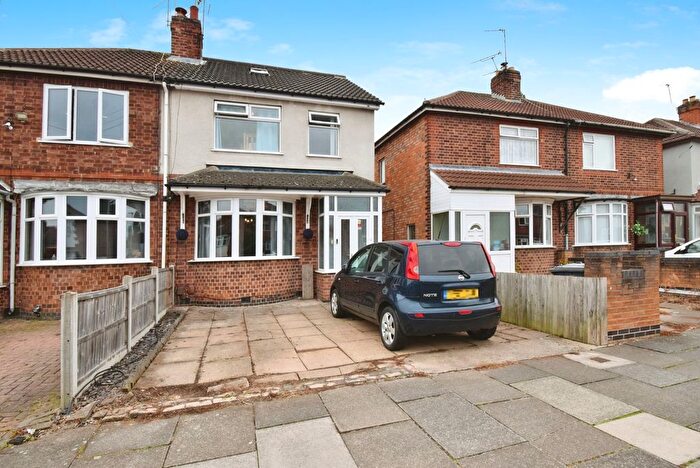 4 Bedroom Semi-Detached House For Sale In Alton Road, Leicester, Leicestershire, LE2