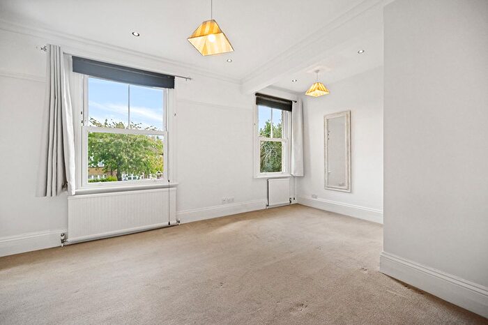 4 Bedroom Detached House To Rent In Belmont Lane, Stanmore, Greater London, HA7