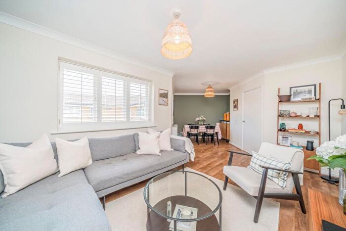 2 Bedroom Flat For Sale In Felstead Street, Hackney Wick, E9