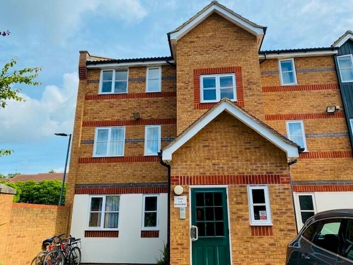 1 Bedroom Apartment To Rent In Watkin Mews, Enfield, EN3