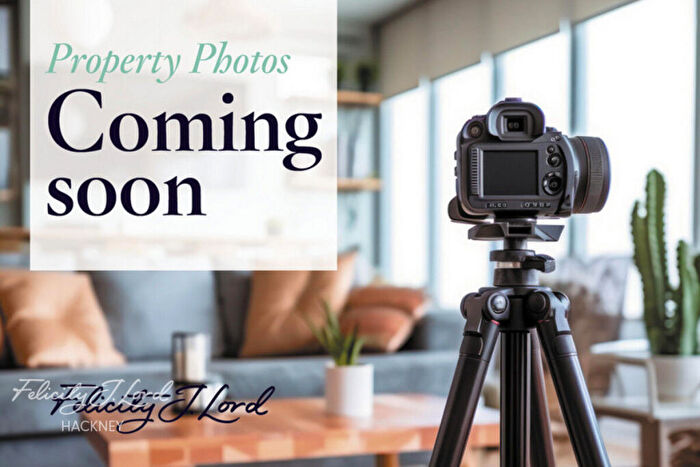 1 Bedroom Flat For Sale In B Amhurst Road, London, E8