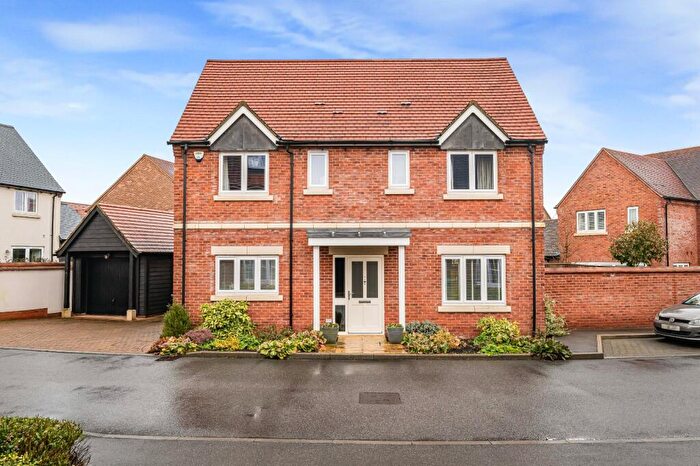 4 Bedroom Detached House For Sale In Brook Meadow, Haddenham, Aylesbury, Buckinghamshire, HP17