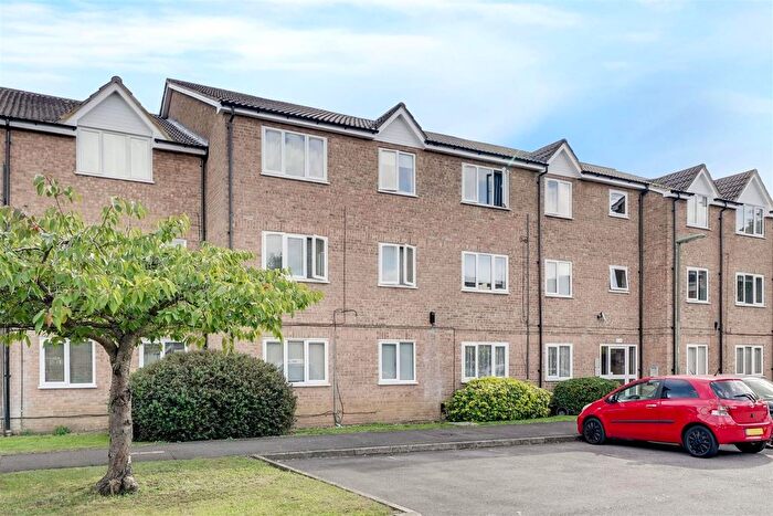 1 Bedroom Flat To Rent In Seymour Way, Sunbury-On-Thames, TW16