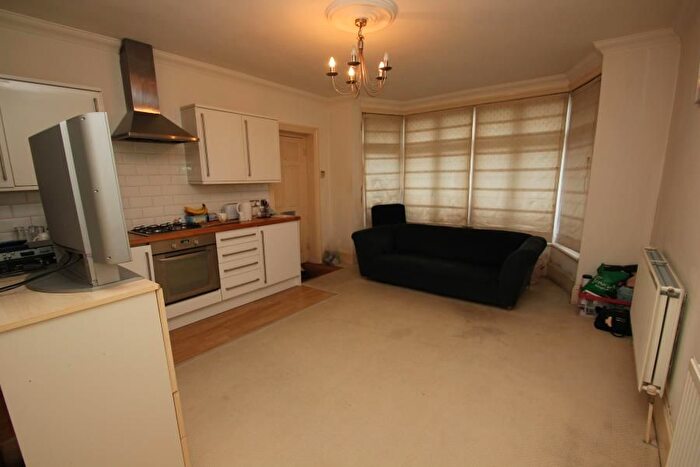 1 Bedroom Flat To Rent In York Road, Woking, GU22