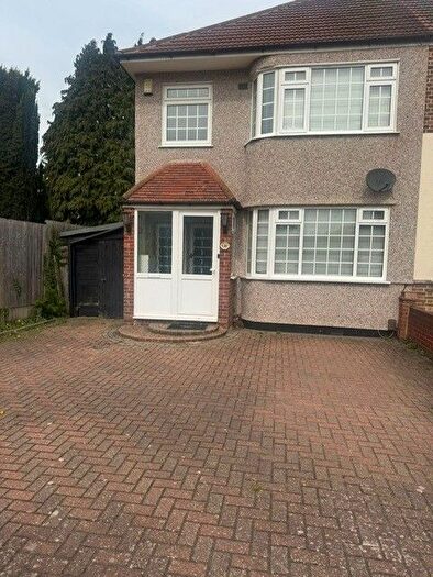 3 Bedroom Semi-Detached House To Rent In New North Road, Ilford, IG6