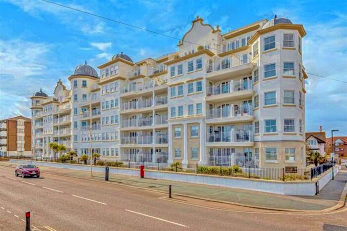 2 Bedroom Flat To Rent In The Esplanade, Bognor Regis, PO21