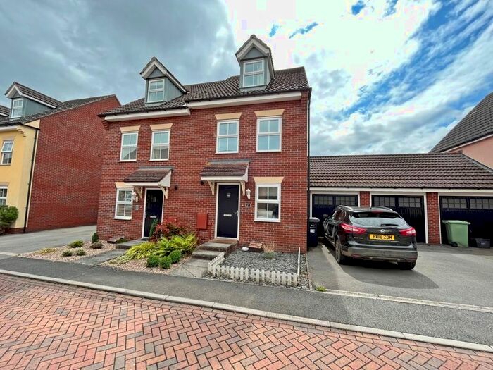 3 Bedroom Town House To Rent In Kings Yard, Taunton, TA4
