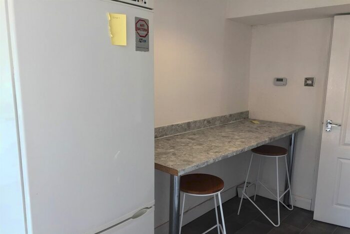 5 Bedroom Property To Rent In Crossway Road, Coventry, CV3