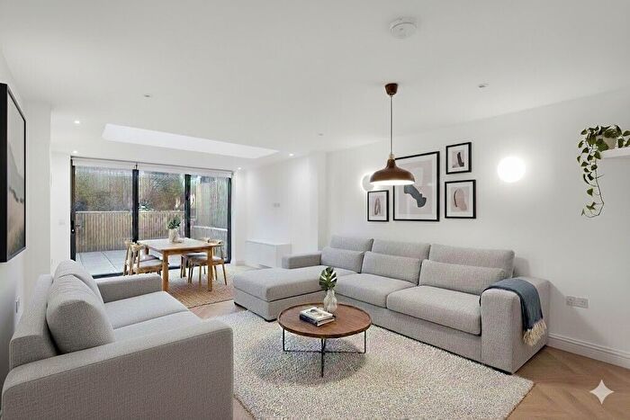 4 Bedroom Terraced House To Rent In Ravensdale Gardens, London, SE19