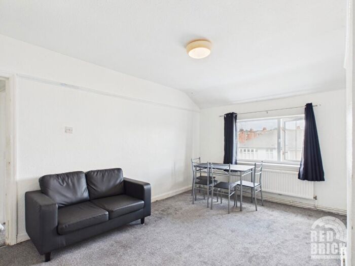 2 Bedroom Flat To Rent In Albany Road, Coventry, CV5