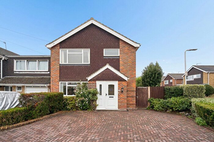 3 Bedroom Detached House For Sale In Eleanor Grove, Ickenham, UB10