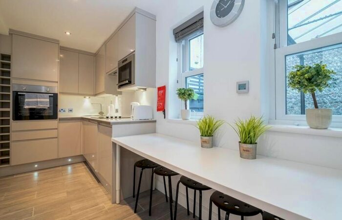 2 Bedroom Mews To Rent In West Street, Brighton, BN1
