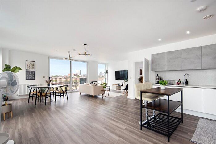 2 Bedroom Flat To Rent In Outfall Building, Bundocks Walk, Bow, London, E3