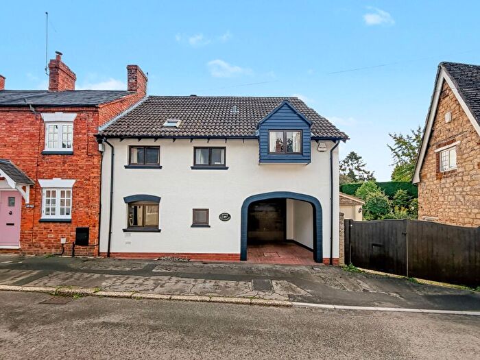 3 Bedroom End Of Terrace House For Sale In Rose Cottage, Sutton Street, Flore, NN7