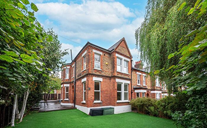 4 Bedroom Semi-detached House For Sale In Adamsrill Road, Sydenham, London, SE26