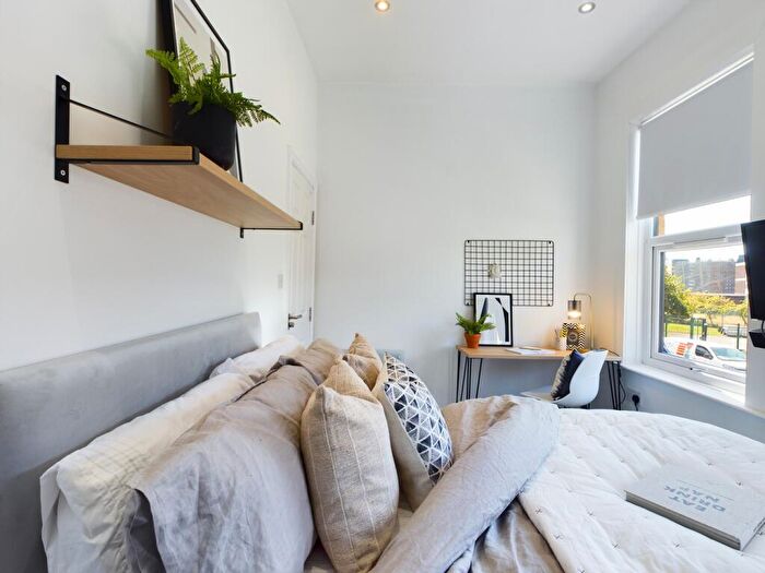 5 Bedroom House To Rent In Hall Lane, Liverpool, L7