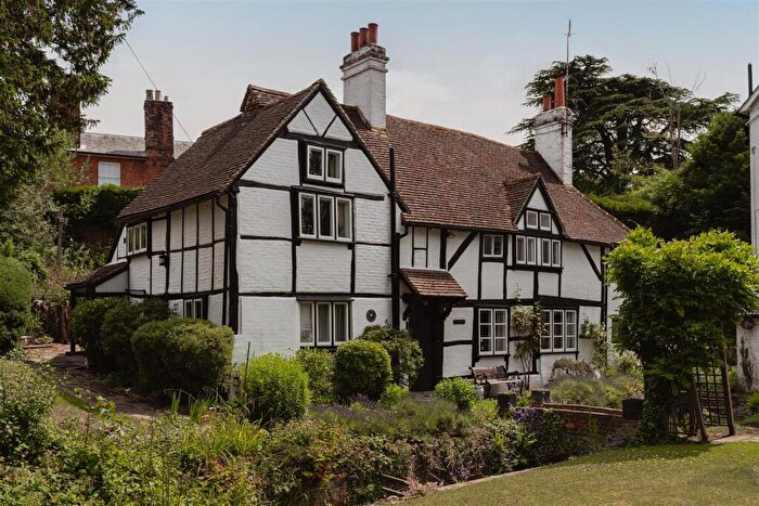 4 Bedroom Detached House To Rent In Pixham Lane, Pixham, Dorking, RH4