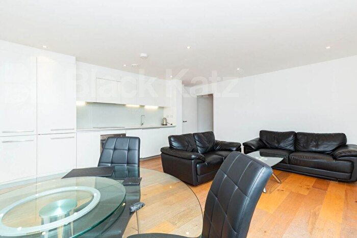 3 Bedroom Flat To Rent In Tiltman Place, Holloway, N7