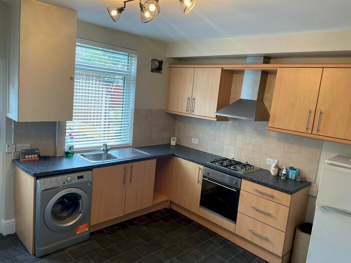 2 Bedroom Terraced House To Rent In Woodseats Road, Sheffield, S8