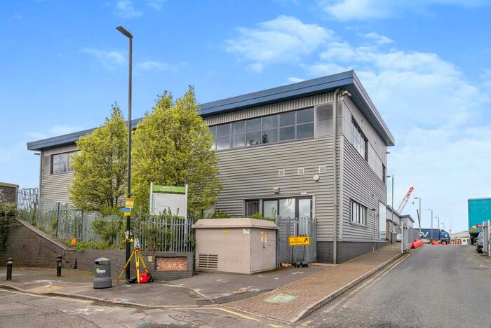 2 Bedroom Flat To Rent In West Gate, London, W5