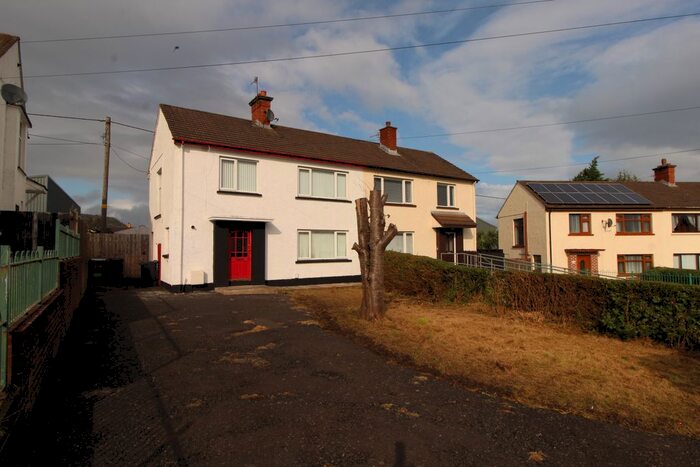 3 Bedroom Semi-Detached House For Sale In Longlands Park, Newtownabbey, BT36
